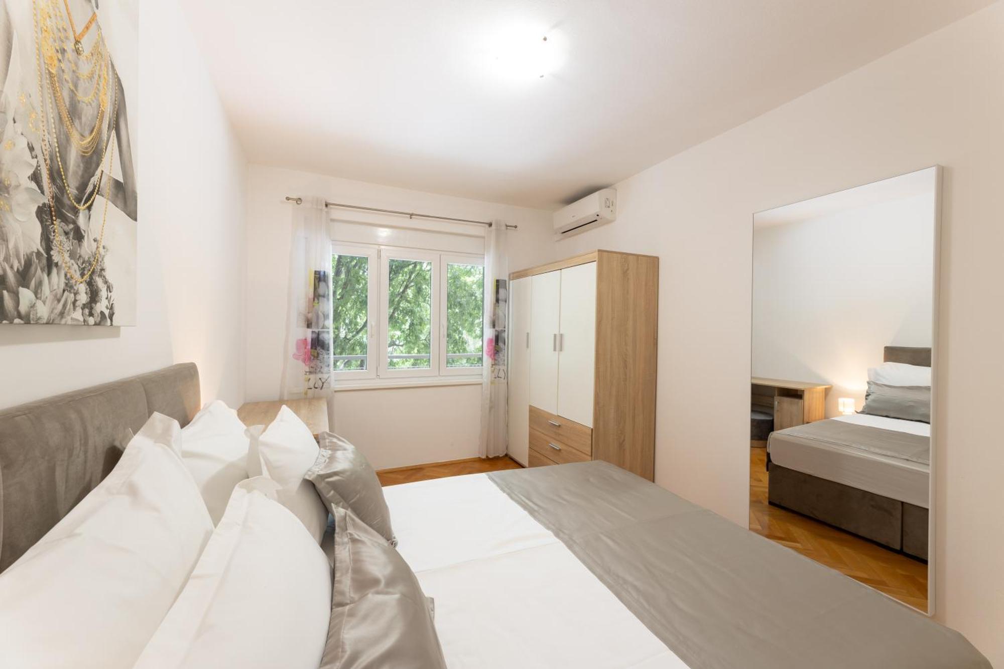 Apartment Central To Beach & Old Town Split Buitenkant foto