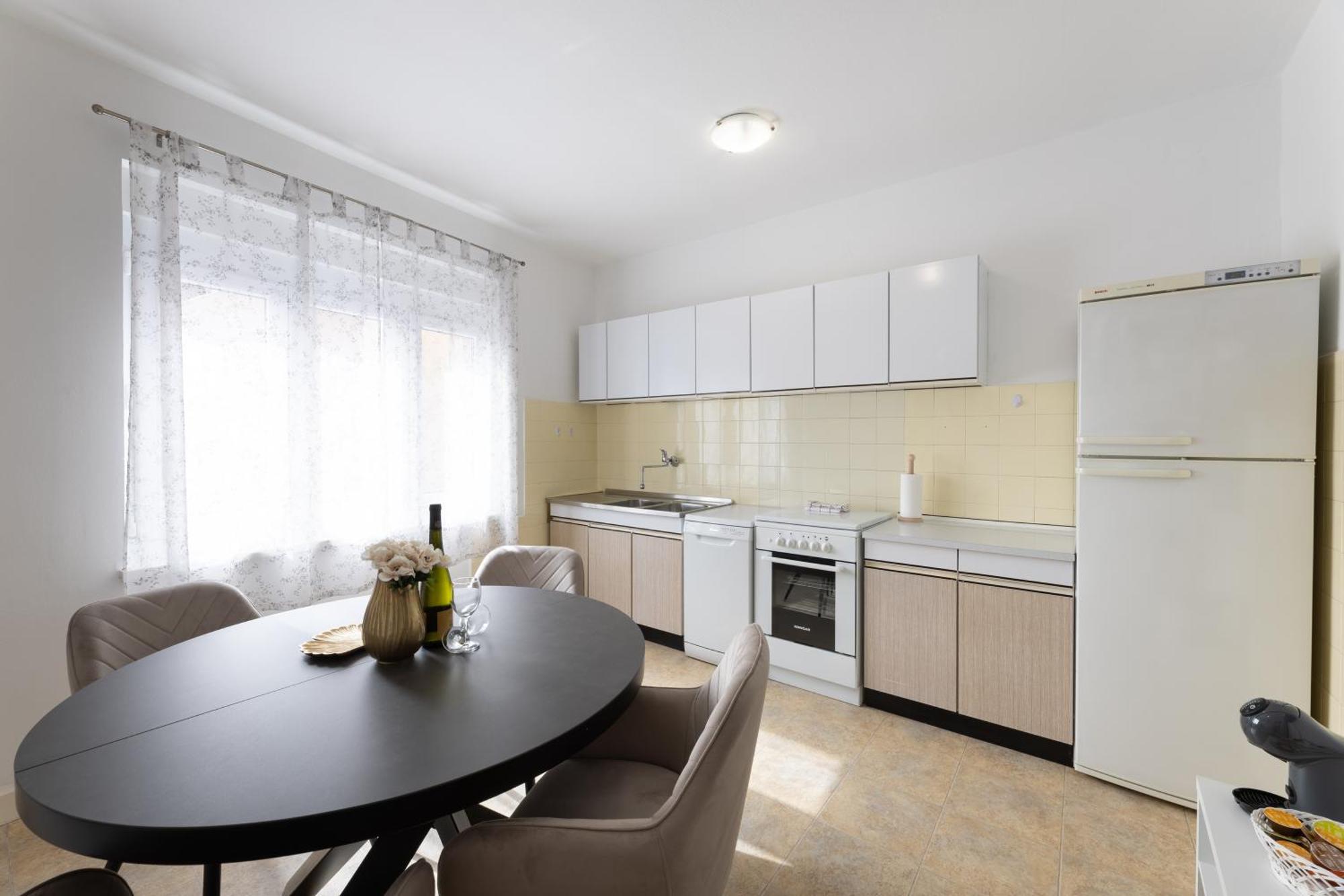 Apartment Central To Beach & Old Town Split Buitenkant foto