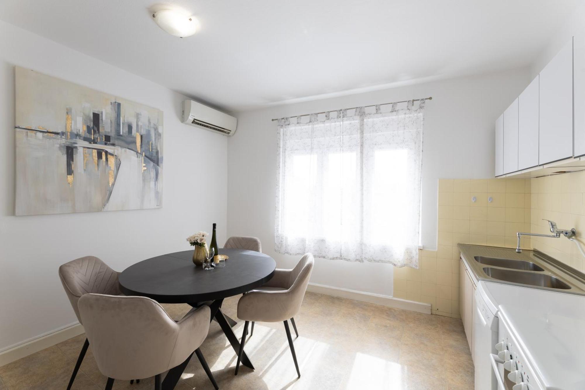 Apartment Central To Beach & Old Town Split Buitenkant foto