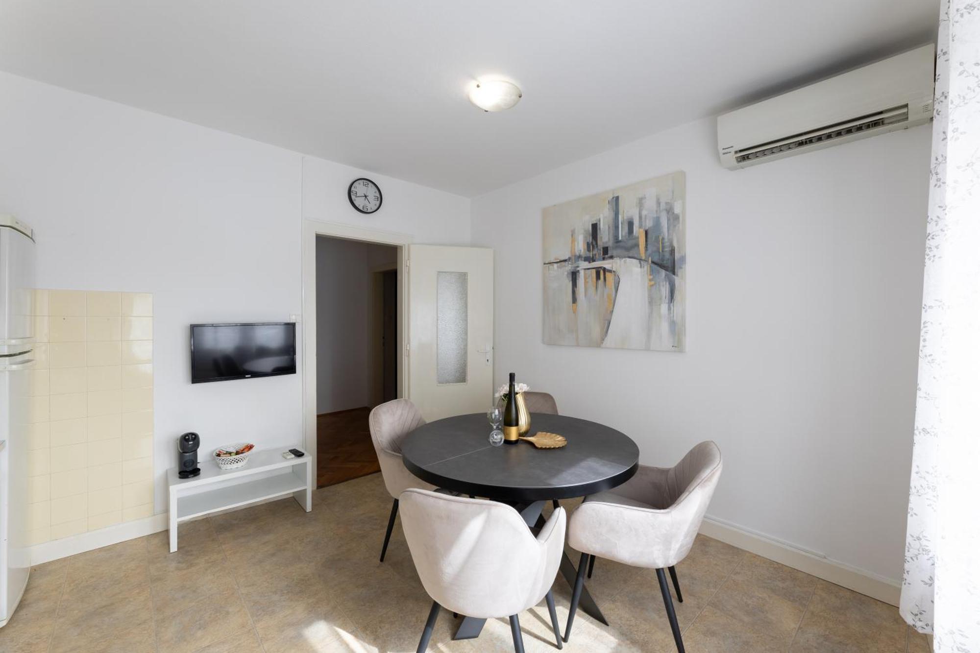 Apartment Central To Beach & Old Town Split Buitenkant foto