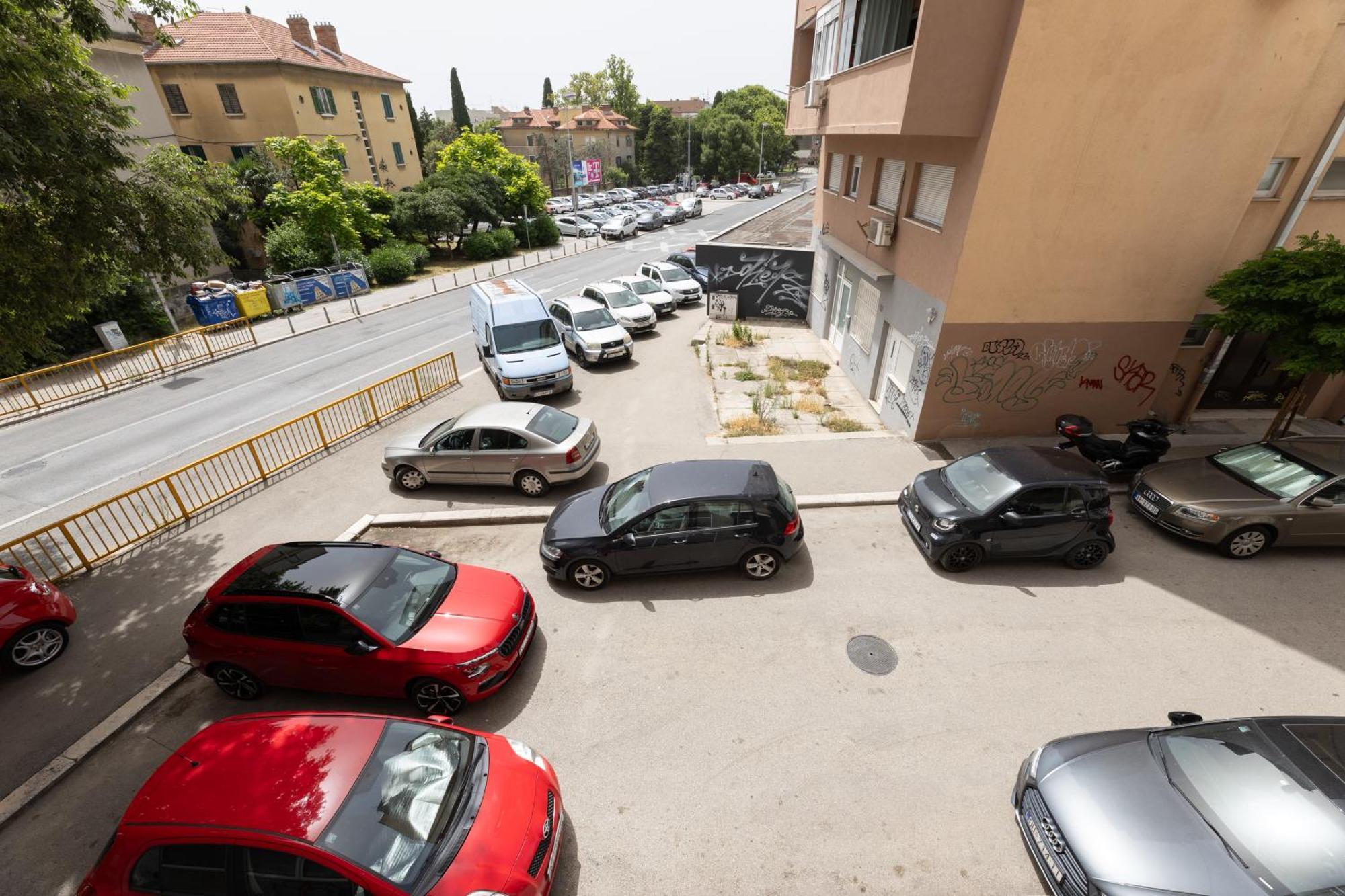 Apartment Central To Beach & Old Town Split Buitenkant foto